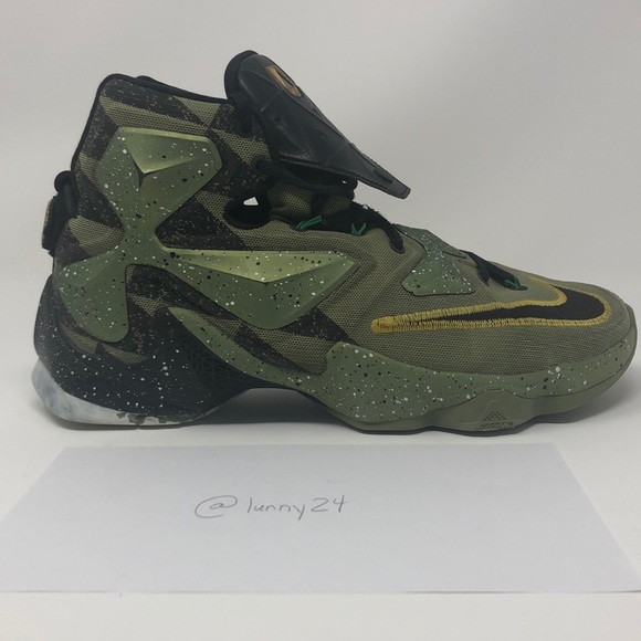 nike 13 star shoe